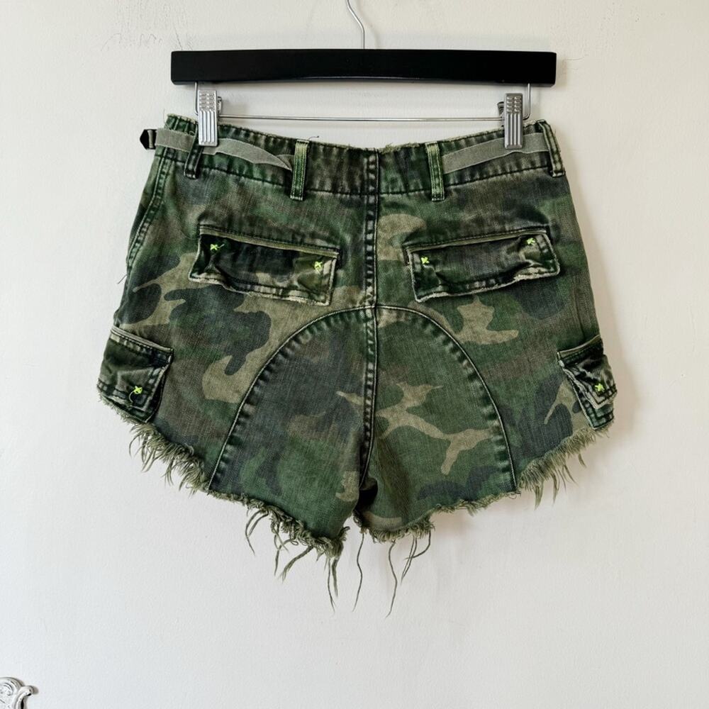 Free People We The Free Green Camo Commander Cut Off Denim Shorts 2 - Picture 5 of 9